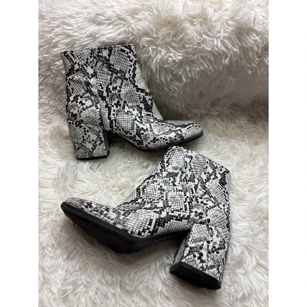 Mix No. 6 Snakeskin Print Square Toe Block Heel Ankle Boots Black White 6.5M